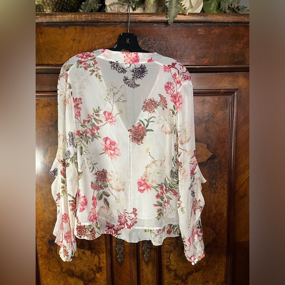NWOT Nicholas- Silk Floral Blouse. Size US 8 - Picture 3 of 8